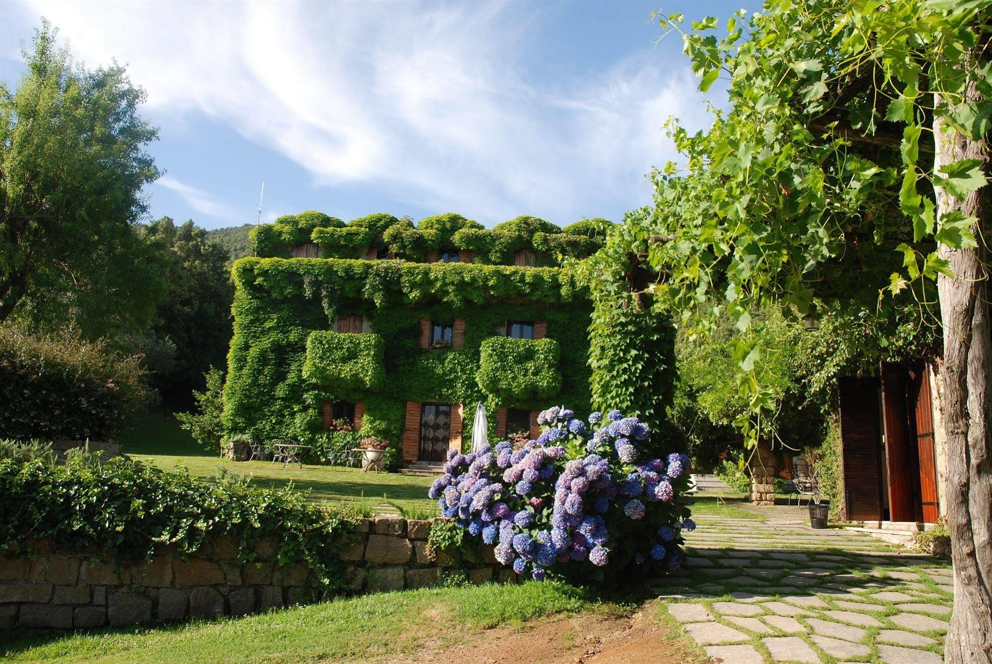 L'Agnata di De André Boutique Hotel Tempio Pausania Exterior foto